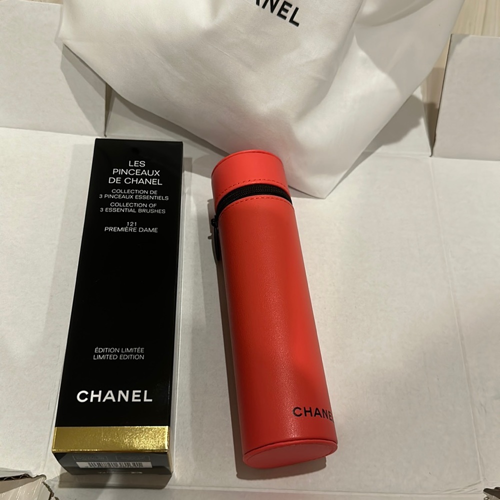 SOLD 🔴Brand new Chanel brunch set premiere dame